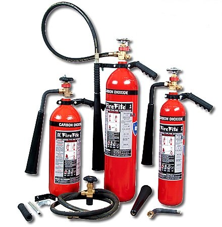 Portable CO2 fire extinguisher